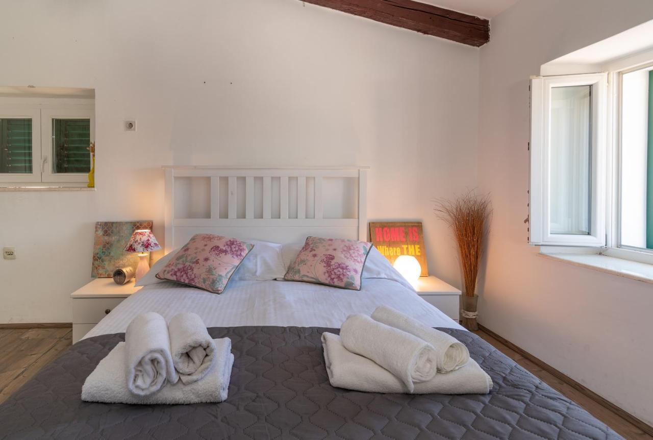 Apartment Ana Trogir Buitenkant foto