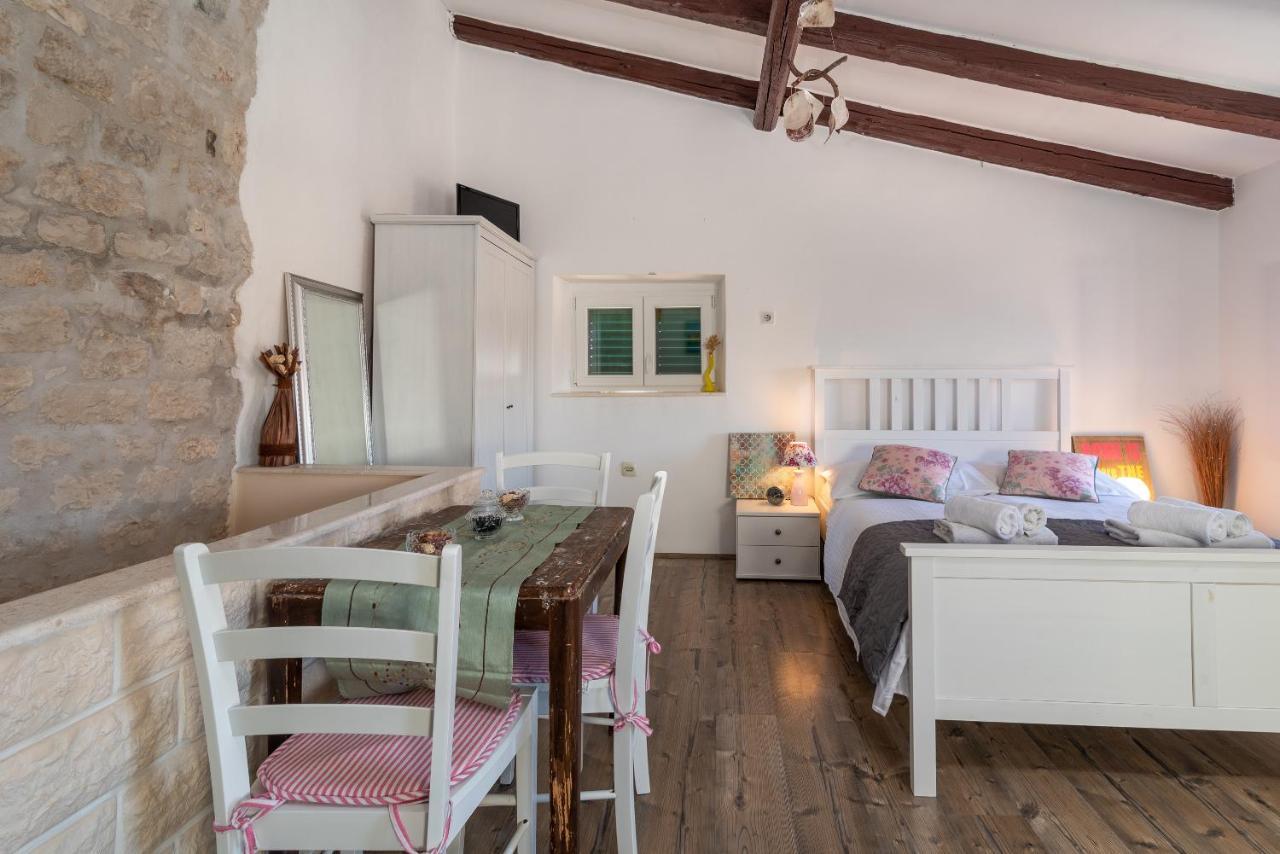 Apartment Ana Trogir Buitenkant foto
